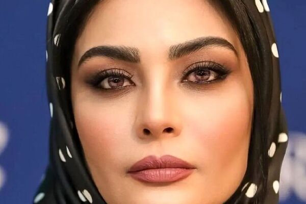 صحرا اسدالهی: مادرم گوشواره اش را فروخت تا من یک جفت کفش زرشکی با یک مقنعه نو بخرم