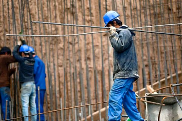 سقوط بیمه روی سر کارگران ساختمانی!