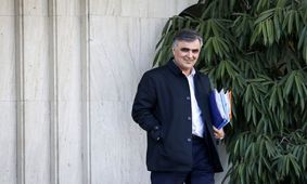 پاسخ عجیب آقای نماینده به تاخیر در برکناری فرزین از ریاست بانک مرکزی