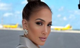 پاییز امسال با مد متفاوت جنیفر لوپز! +عکس