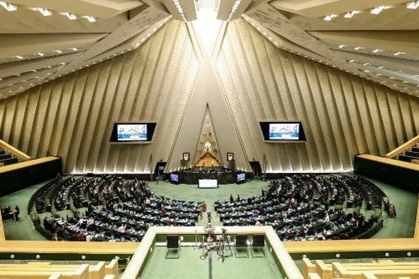  مجلس برای بررسی مسائل روز کشور غیرعلنی شد