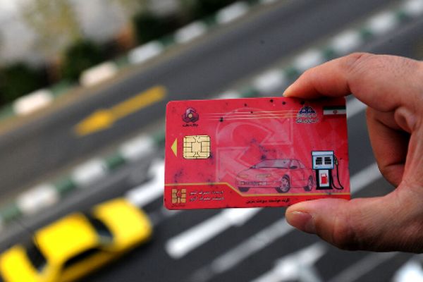 چرا انتقال کارت سوخت به کارت بانکی هنوز اجرا نشده است؟