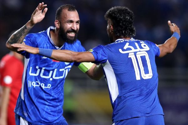 روزبه چشمی؛ تعصبی که استقلال را عقب می‌اندازد!