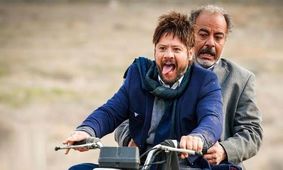 چیدمانی بی‌نظیر در ویلای علی صادقی؛ تراس بهشتی و طراحی باورنکردنی! + فیلم