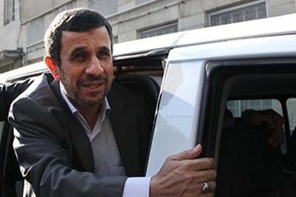 پشت پرده از یازده روز خانه‌نشینی احمدی‌نژاد/ یک تصمیمی گرفته بود که در آن مانده بود + فیلم