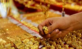 پیش‌بینی جدید قیمت طلا در تاسوعا و عاشورا؛ خرید کنیم یا صبر کنیم؟