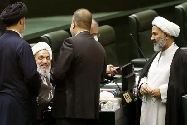 این سه نفر در مجلس برای زمین زدن دولت پزشکیان هر کاری می‌ کنند!
