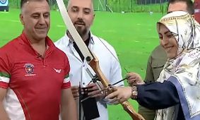 اتفاق غیرمنتظره در تلویزیون: مجری صداوسیما تیراندازی کرد! +فیلم