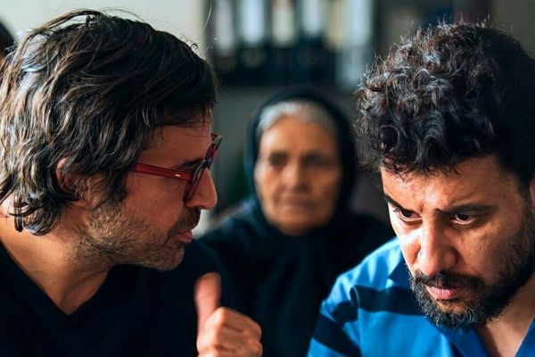 وقتی نگار جواهریان بی‌رحمانه علیه موکلش رفتار کرد و پای هومن سیدی به دادگاه باز شد!