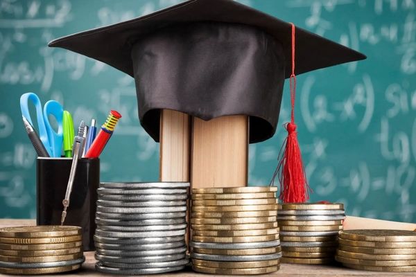 رفاه کارت ۶ میلیونی؛ هدیه‌ای ویژه برای این افراد!