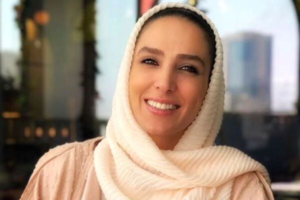 تصاویر متفاوت و دیدنی از سفره شب یلدای شیک و خاص سوگل طهماسبی!