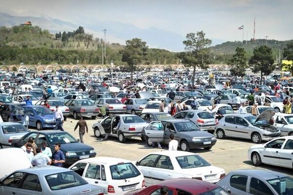 نوسان قیمت خودروهای دست دوم؛ گرانی در بازار خودرو ادامه دارد!
