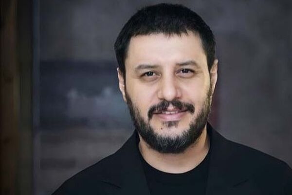 استایل غیرمنتظره جواد عزتی در جشن حافظ؛ آیا او مناسب‌ترین انتخاب را داشت؟ + فیلم