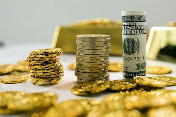 قیمت دلار در یک قدمی مرز جدید /طلا ریخت، سکه گوش به فرمان شد