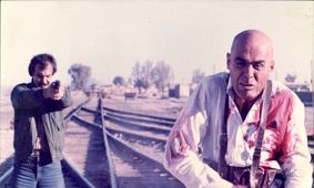 رازهای پشت پرده نقش زینال بندری با جمشید هاشم پور!