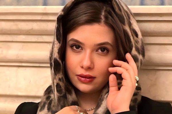 نفس بازغی راز تلخ جدایی پدر و مادرش را فاش کرد: سکوت کامل و تربیت بی‌نقص! + فیلم