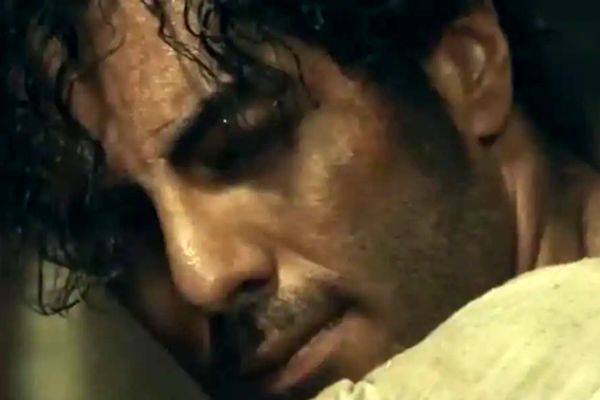 رونمایی گلاره عباسی از سورپرایز بزرگ «بامداد خمار» +فیلم