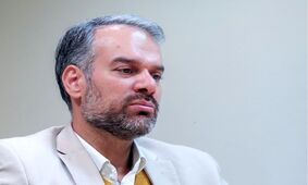 افشاگری نماینده مجلس از احتکار خودرو : بگویید چگونه خودرو ۷۰۰ میلیونی، ۲ میلیارد و ۸۰۰ میلیون تومان شد !
