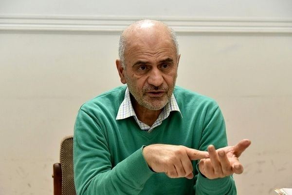 بیوگرافی فرشاد مومنی اقتصاددان برجسته ایرانی