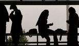 زندگی مجردی هم از توان ایرانی ها خارج شد / حقوق ها کفاف نمی دهد !
