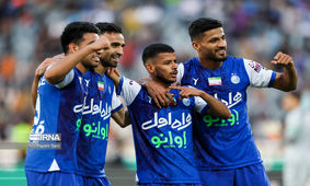 استقلال روی ستاره پرسپولیس دست گذاشت/منتظر بمب نقل‌و‌انتقالات باشید