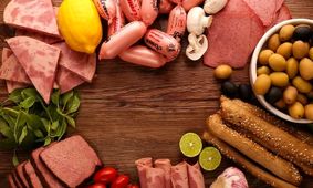 قیمت کالباس سر به فلک کشید؛ ۳۰ هزار تومان فقط برای یک ورق!