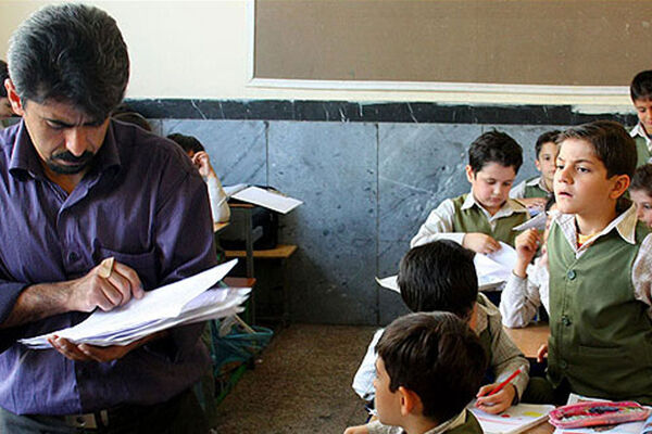 افزایش حقوق فرهنگیان در نیمه دوم ۱۴۰۵ تعیین تکلیف شد