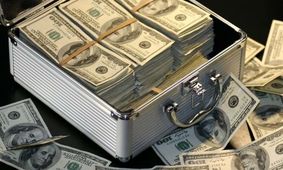 اولین بازیکن میلیارد دلاری فوتبال معرفی شد