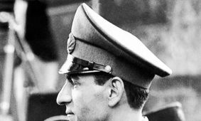 تست جنگنده عجیب توسط محمدرضا پهلوی؛ سال 1327