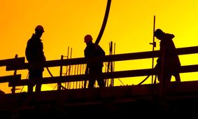 اقدام بی‌رحمانه کارفرمایان با کارگران / دولت فوراً اقدام کند