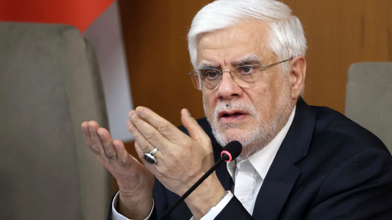 عارف: قصد نداشتیم که به یکباره کل نیروهای دولت قبل را کنار بگذاریم/ نقدی از دولت های گذشته نداریم