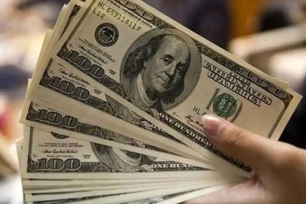 پیش‌بینی قیمت دلار تا پایان 1404/ آیا دلار به اعداد نجومی می‌رسد؟