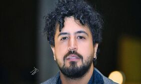شباهت باورنکردنی مهرداد صدیقیان به پدرش که تازه درگذشته است!