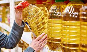 پشت پرده فروش اجباری در بازار / روغن در ازای تن‌ماهی و رب! 