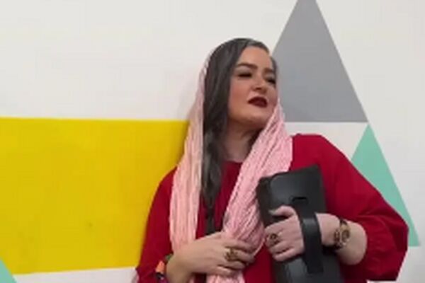 جذابیت نعیمه نظام‌دوست با لباس‌های رنگارنگ در یک مراسم لوکس