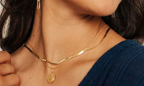 معروف ترین مدل های زنجیر طلا برای خانم های خوش تیپ