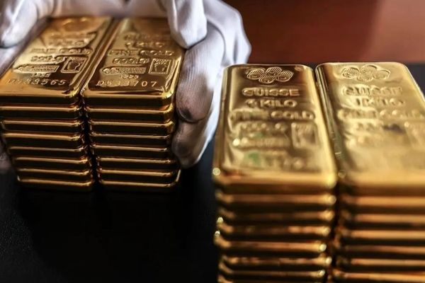 تا پایان سال فقط طلا و دلار بخرید!