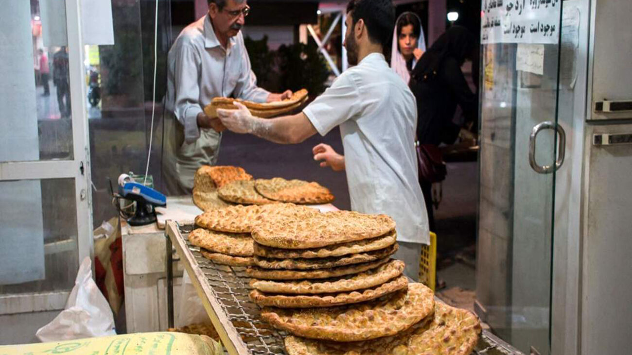 نان فروشی گرانتر از نرخ مصوب / نانوایی ها فقط 3 بار فرصت دارند !