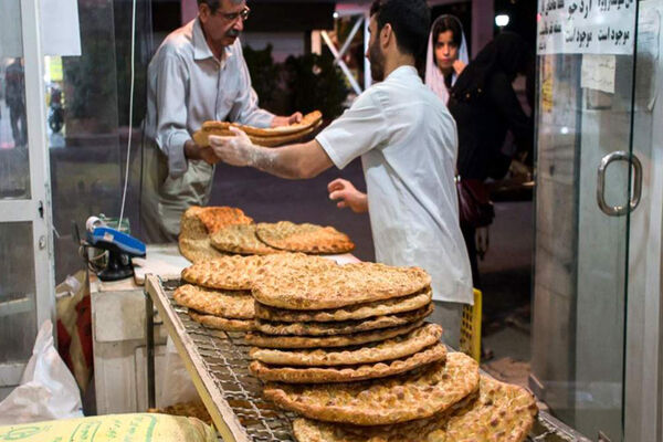 نان فروشی گرانتر از نرخ مصوب / نانوایی ها فقط 3 بار فرصت دارند !