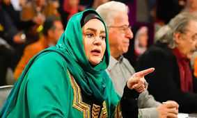 تصویری کمیاب از نعیمه نظام‌دوست، با چادر! +فیلم