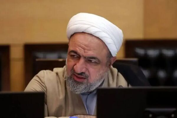 رسایی علیه عارف: آیا فرزند او تابعیت دارد؟
